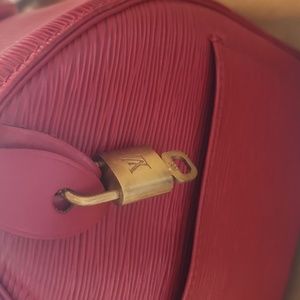 💕Louis Vuitton Epi Speedy 35